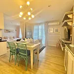 Summer Huahin Condo 2 Bedrooms Pool View Classic Room