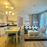 Summer Huahin Condo 2 Bedrooms Pool View Classic Room