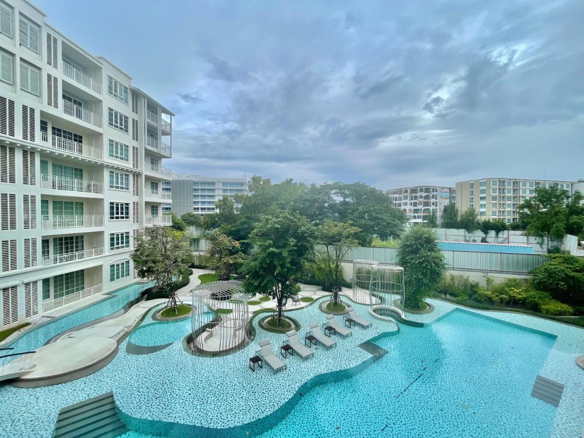 Summer 2 Bedrooms Pool View Classic Appartement